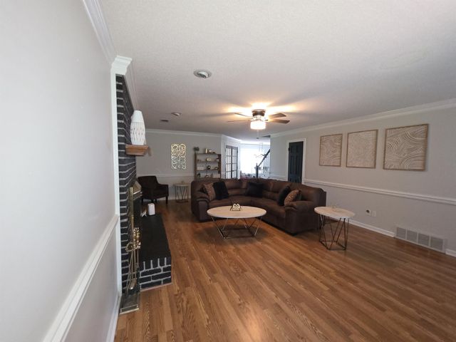 582 BRINSLEY DR, Collierville, TN 38017