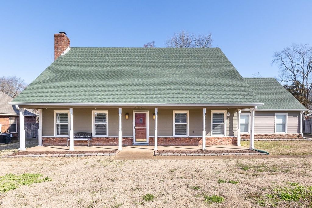 582 BRINSLEY DR, Collierville, TN 38017