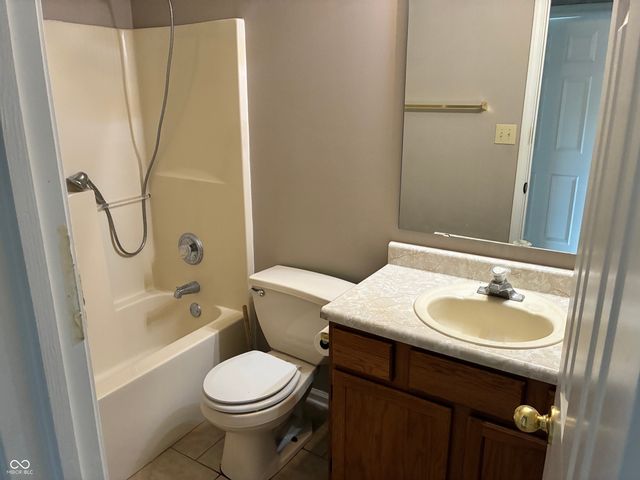8410 Armistead Lane, Indianapolis, IN 46227