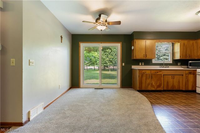 7505 Ivydale Avenue NW, North Canton, OH 44720