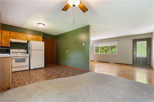 7505 Ivydale Avenue NW, North Canton, OH 44720