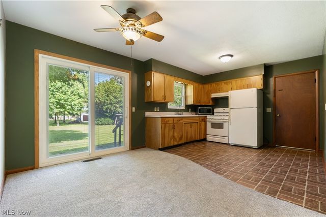 7505 Ivydale Avenue NW, North Canton, OH 44720