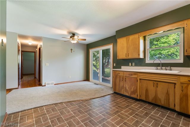 7505 Ivydale Avenue NW, North Canton, OH 44720