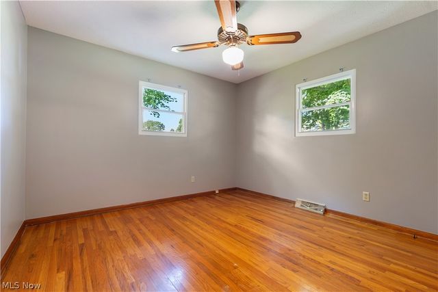 7505 Ivydale Avenue NW, North Canton, OH 44720