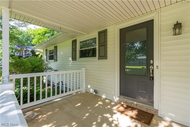 7505 Ivydale Avenue NW, North Canton, OH 44720