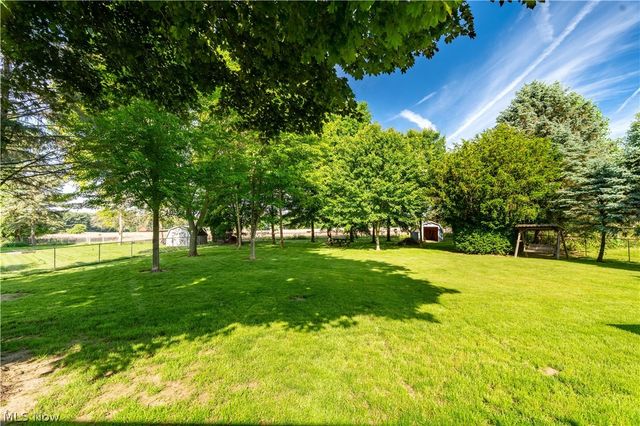 7505 Ivydale Avenue NW, North Canton, OH 44720