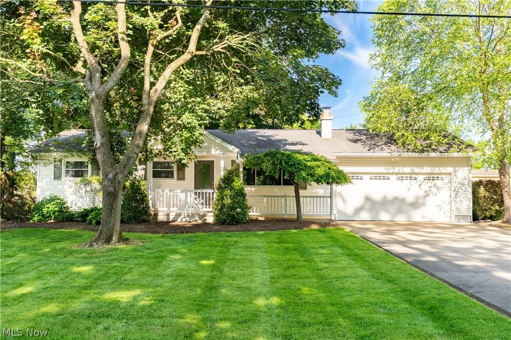 7505 Ivydale Avenue NW, North Canton, OH 44720