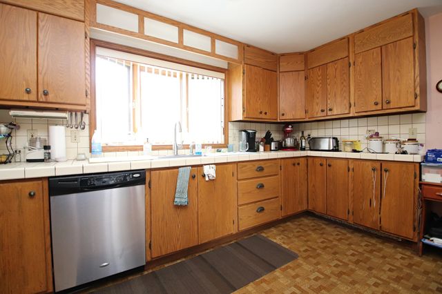 28 Wendell St, Saugus, MA 01906
