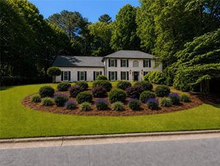 890 Ferncroft Court, Roswell, GA 30075