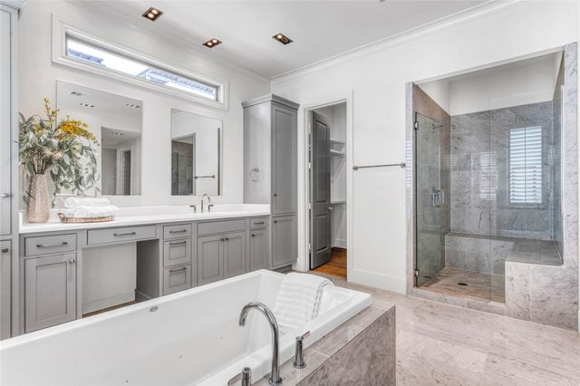 5219 Calle Cordoba Place, Houston, TX 77007