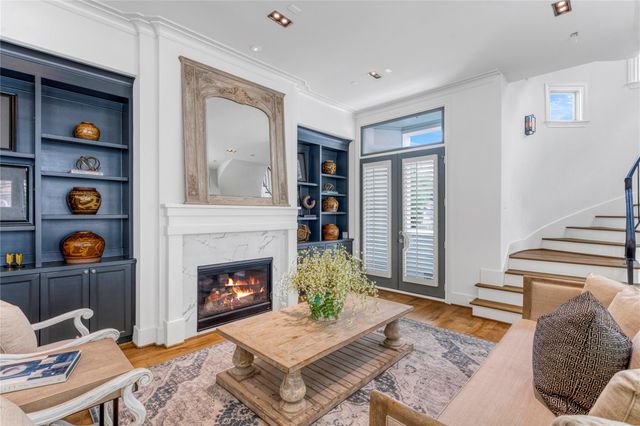 5219 Calle Cordoba Place, Houston, TX 77007