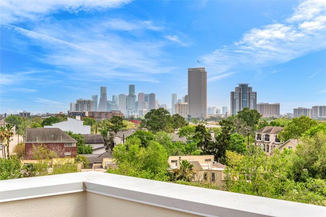 5219 Calle Cordoba Place, Houston, TX 77007