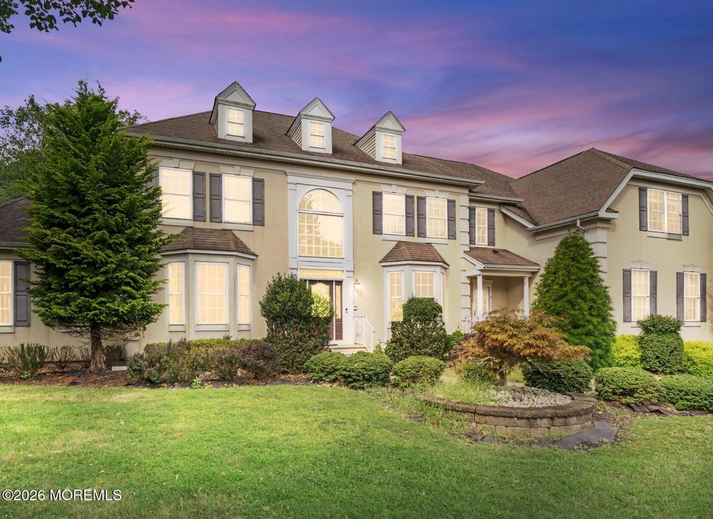 10 Livingston Court, Marlboro, NJ 07746