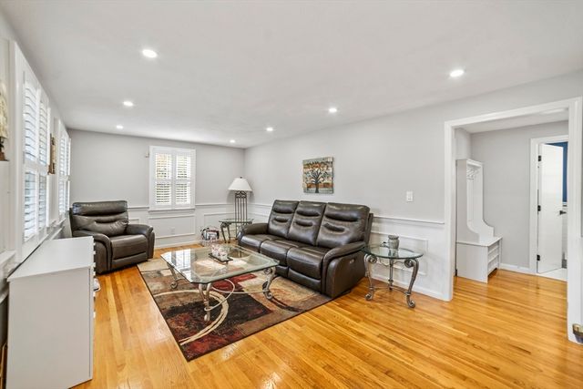 1904 Washington St, Canton, MA 02021