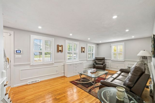 1904 Washington St, Canton, MA 02021