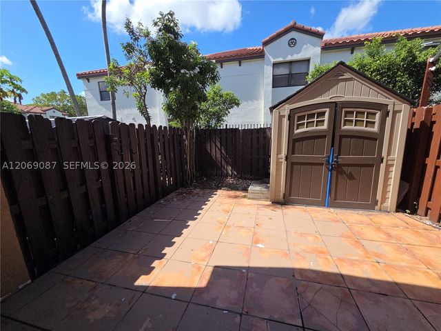 12025 S Las Palmas Dr 12025, Pembroke Pines, FL 33025