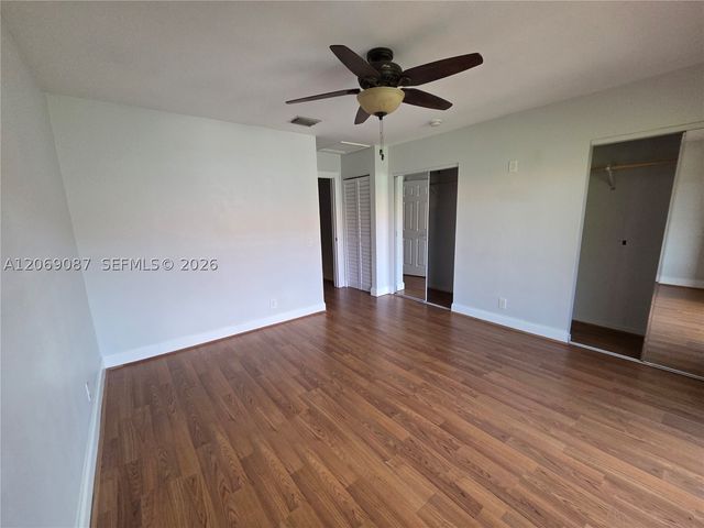 12025 S Las Palmas Dr 12025, Pembroke Pines, FL 33025