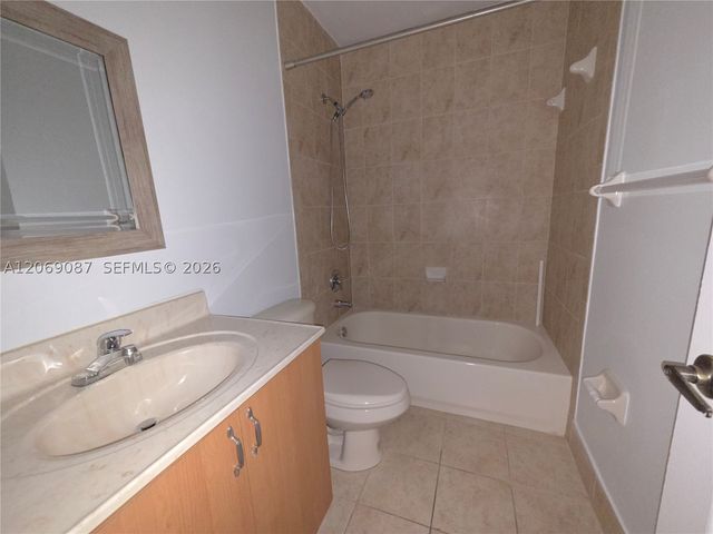 12025 S Las Palmas Dr 12025, Pembroke Pines, FL 33025