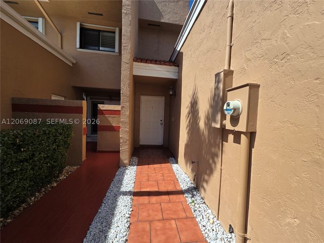 12025 S Las Palmas Dr 12025, Pembroke Pines, FL 33025