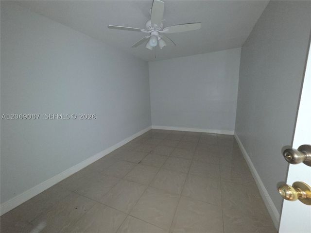 12025 S Las Palmas Dr 12025, Pembroke Pines, FL 33025