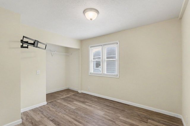 30 Avenue B, Springfield, MI 49037