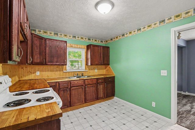 30 Avenue B, Springfield, MI 49037
