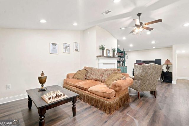 6100 Henderson Mountain Road, Jasper, GA 30143