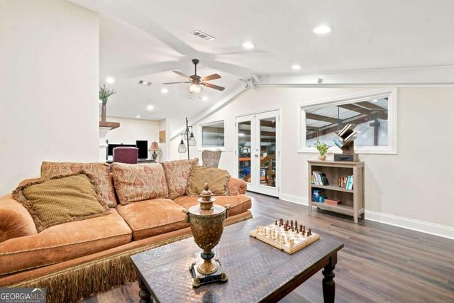 6100 Henderson Mountain Road, Jasper, GA 30143