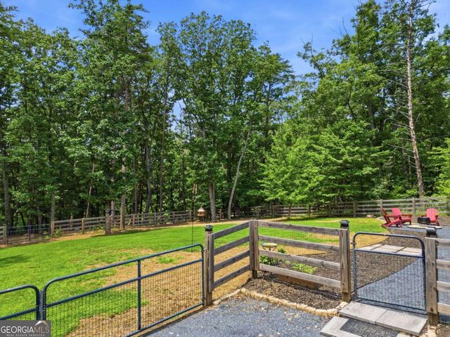 6100 Henderson Mountain Road, Jasper, GA 30143