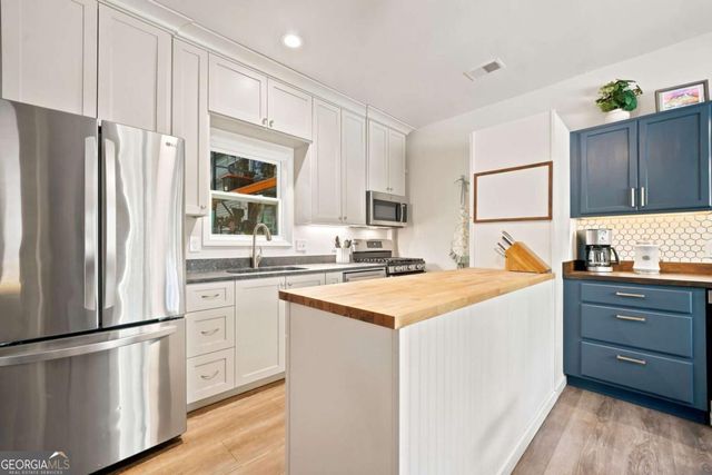 6100 Henderson Mountain Road, Jasper, GA 30143