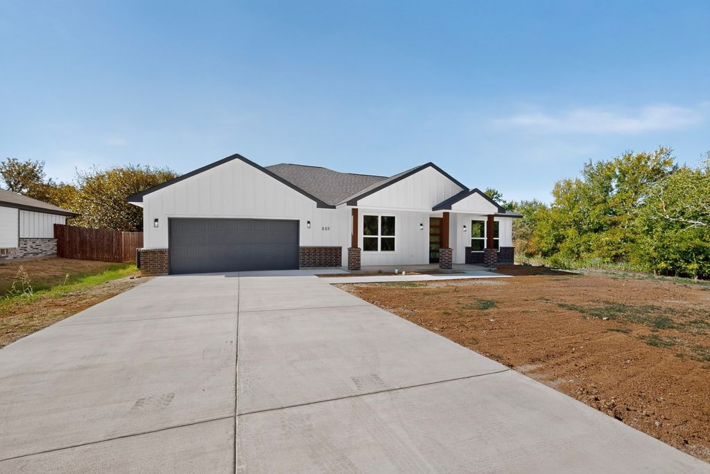 203 W Mansfield Avenue, Kennedale, TX 76060 — photo 2