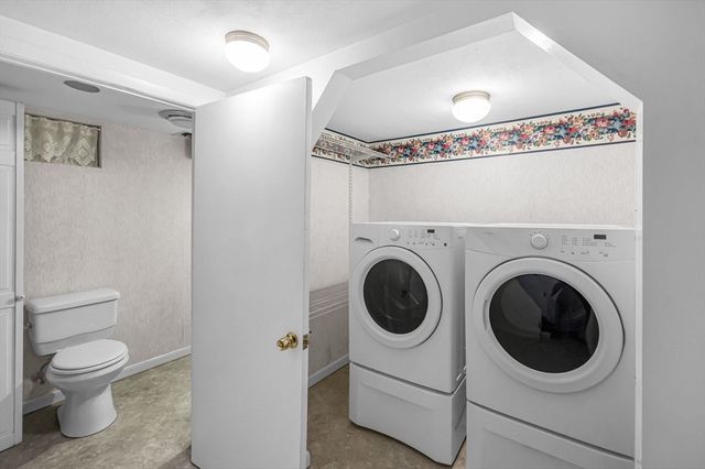 32 Stonewall Dr, Northampton, MA 01060