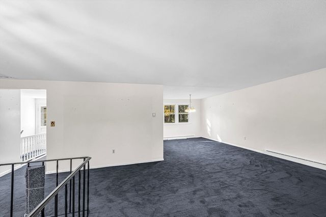 32 Stonewall Dr, Northampton, MA 01060