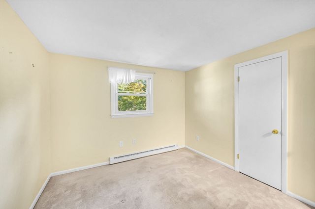 32 Stonewall Dr, Northampton, MA 01060