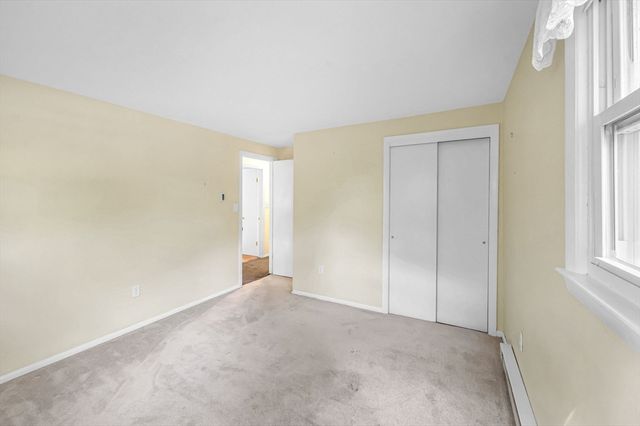 32 Stonewall Dr, Northampton, MA 01060