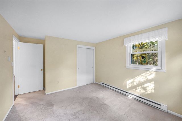 32 Stonewall Dr, Northampton, MA 01060