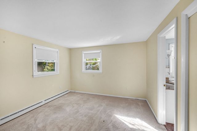 32 Stonewall Dr, Northampton, MA 01060