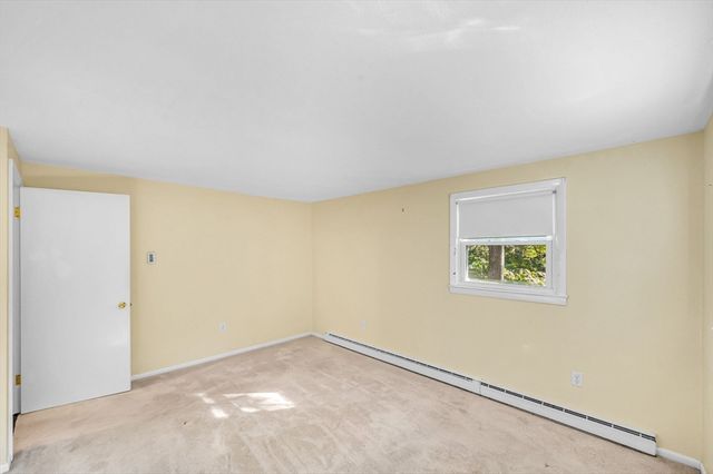 32 Stonewall Dr, Northampton, MA 01060