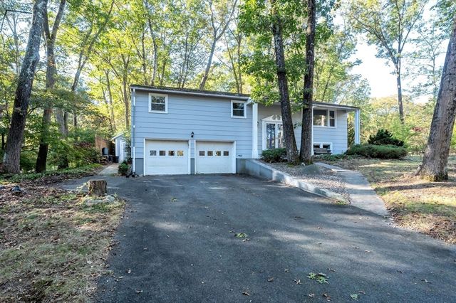 32 Stonewall Dr, Northampton, MA 01060