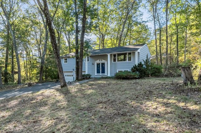 32 Stonewall Dr, Northampton, MA 01060