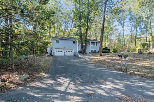 32 Stonewall Dr, Northampton, MA 01060