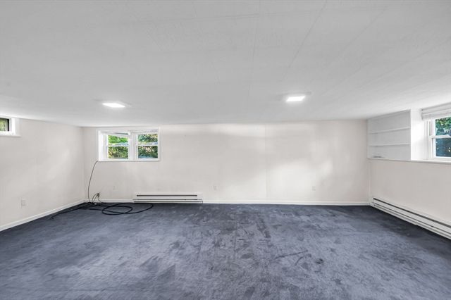 32 Stonewall Dr, Northampton, MA 01060