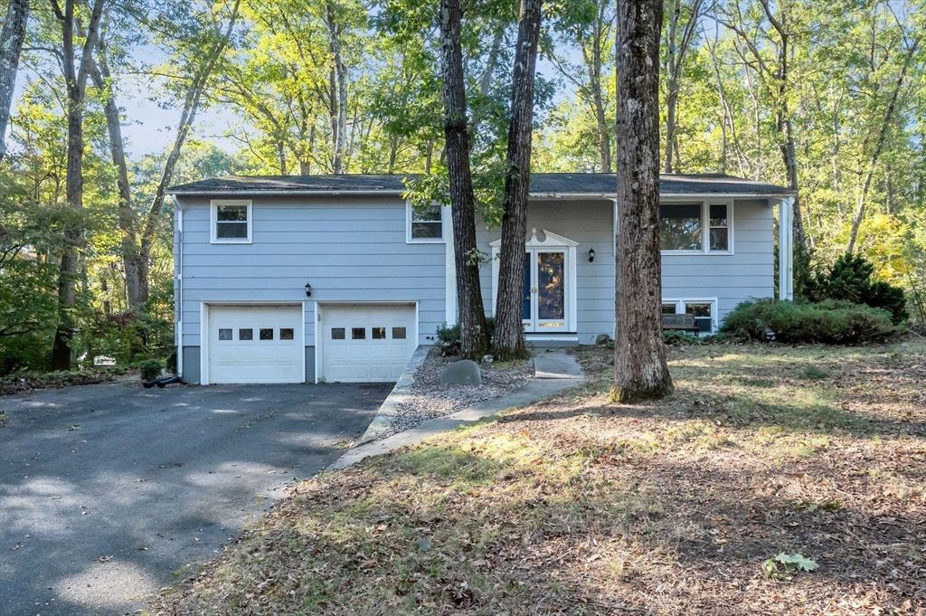 32 Stonewall Dr, Northampton, MA 01060