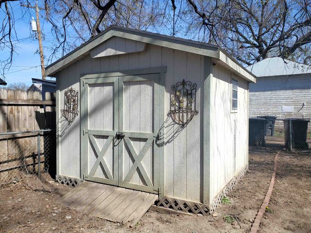 528 N 12th St, Salina, KS 67401