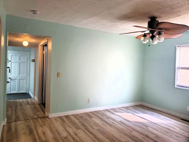 528 N 12th St, Salina, KS 67401