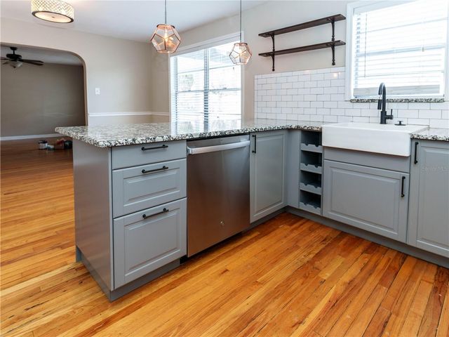 126 W JEAN STREET, Tampa, FL 33604