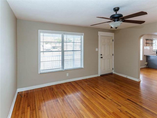 126 W JEAN STREET, Tampa, FL 33604