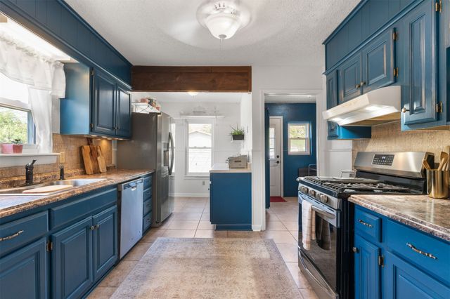 1520 S Lynn Lane Road, Tulsa, OK 74108