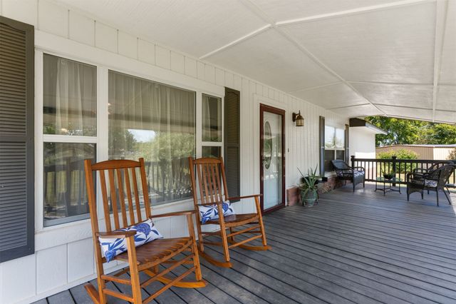 1520 S Lynn Lane Road, Tulsa, OK 74108