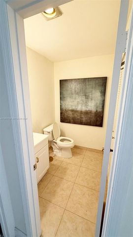 2305 Lowson Blvd B, Delray Beach, FL 33445